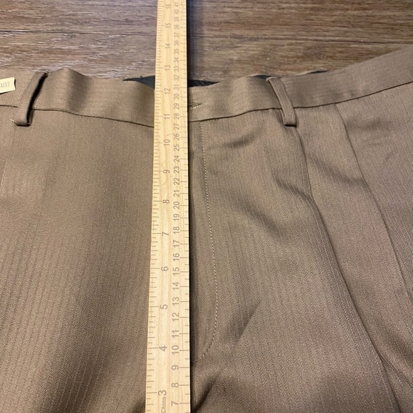 Men's Haggar Iron Free Premium
 Classic-Fit Flat Front textured stripe size 38 - Picture 4 of 7